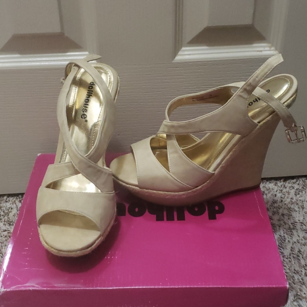 Wedge sandals
